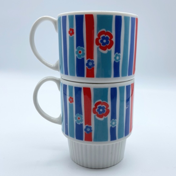 Vintage 70s Stacking Cups Red Blue White Stripes Floral - Picture 3 of 13